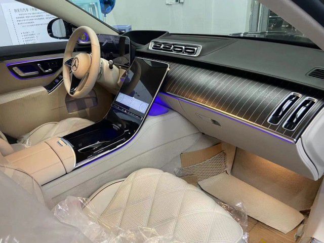 迈巴赫S680中规版现车 黑米黑棕均有(图4)