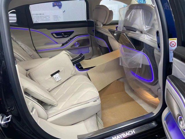 迈巴赫S680中规版现车 黑米黑棕均有(图3)
