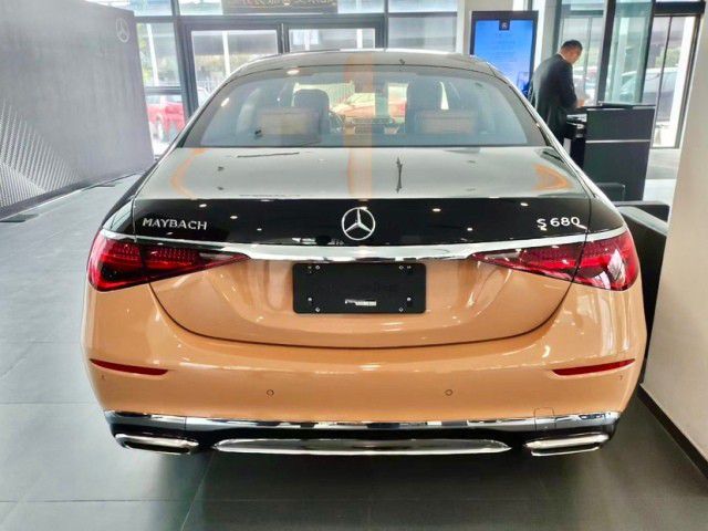 迈巴赫S680稀缺现车限量版(图3)