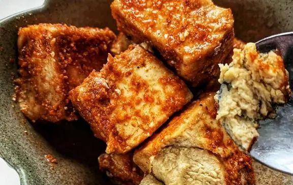 家庭版香辣腐乳的制作过程成本低味道香！(图1)