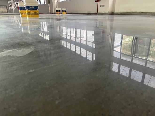 水泥地面起灰起砂怎么处理——混凝土密封固化剂处理(图3)