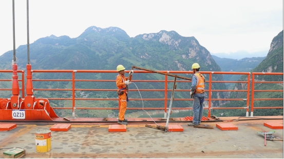 纳晴高速黔西南段土建部分建设接近尾声(图2)
