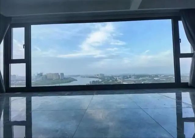 曾经花几万元安装如今却被抛弃：大玻璃落地窗为何跌落神坛？(图7)